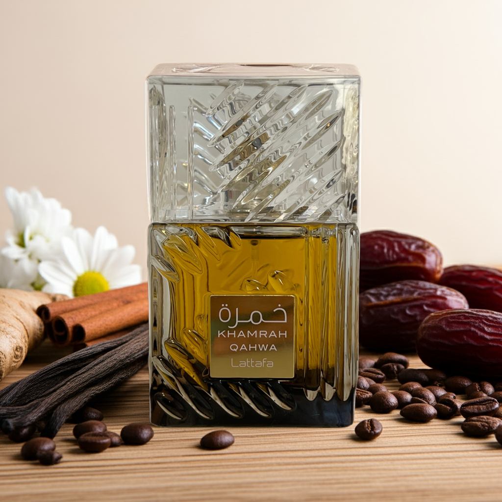 Notes de Khamrah Qahwa : café noir, cannelle, datte sucrée, praline, vanille et bois précieux.