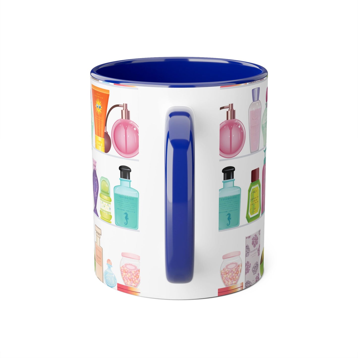 Détail des motifs de parfum sur tasse en céramique / Élégance au quotidien
