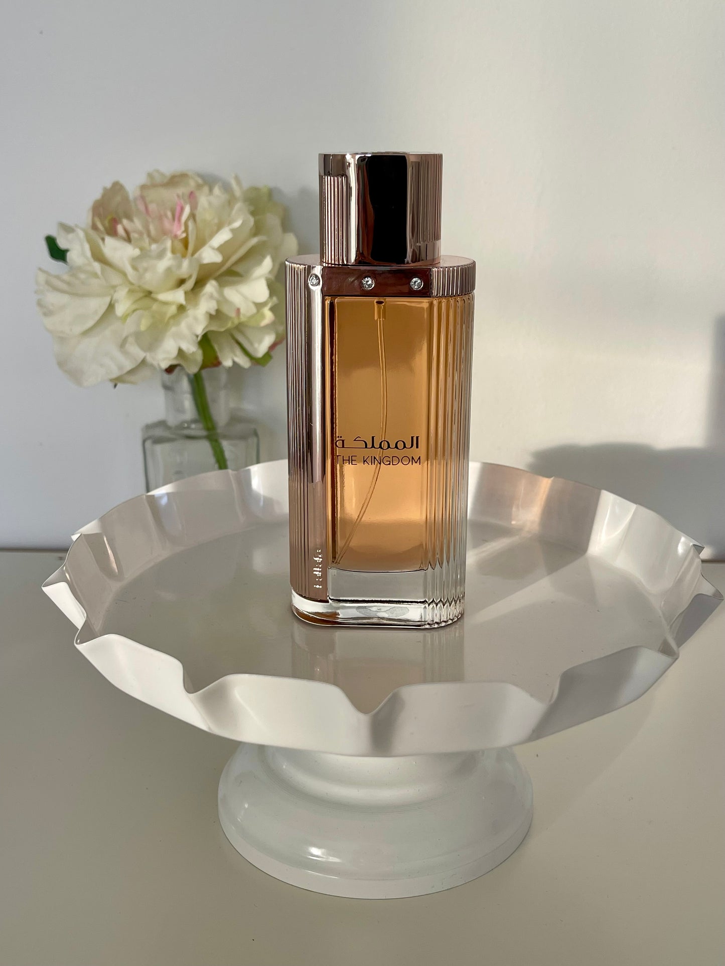 Kingdom of Women – Lattafa
Parfum Extrait (5 ml / 8 ml / 100 ml)